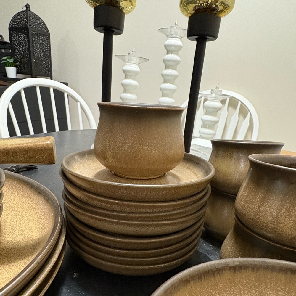 27 Pieces Denby VINTAGE "Romany Brown" England, Coffee & Tableware Set. - Picture 6 of 6